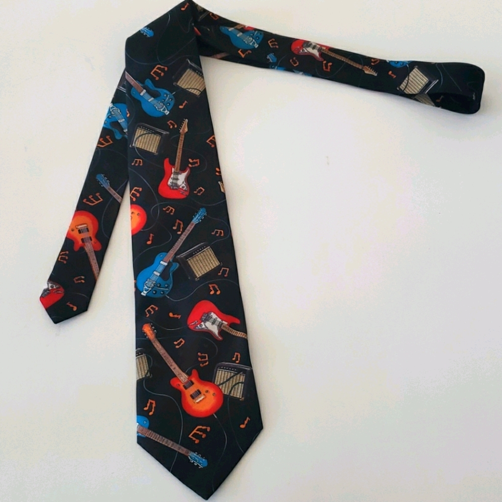 Utopia guitar and amp tie